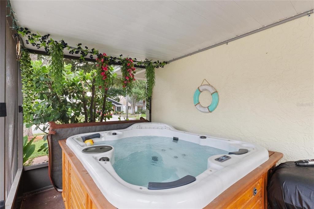 For Sale: $334,737 (2 beds, 2 baths, 931 Square Feet)