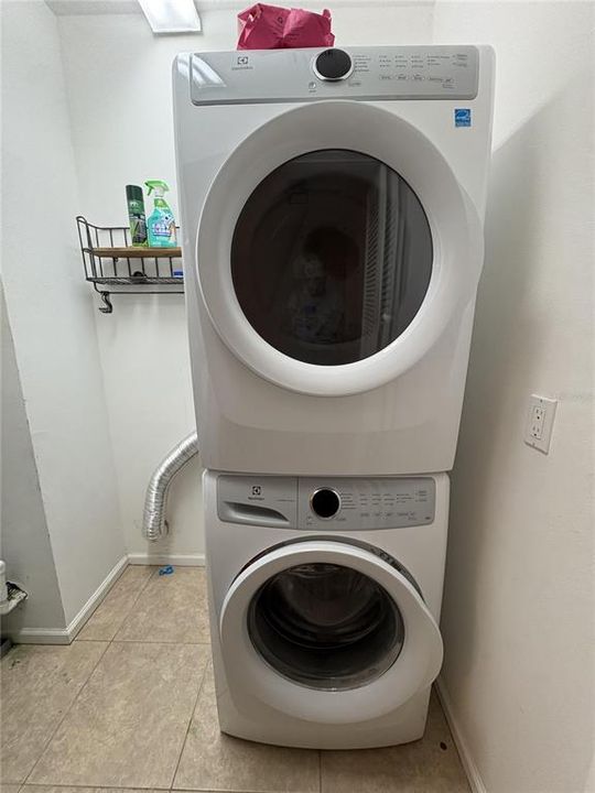 В аренду: $2,200 (2 спален, 2 ванн, 1500 Квадратных фут)