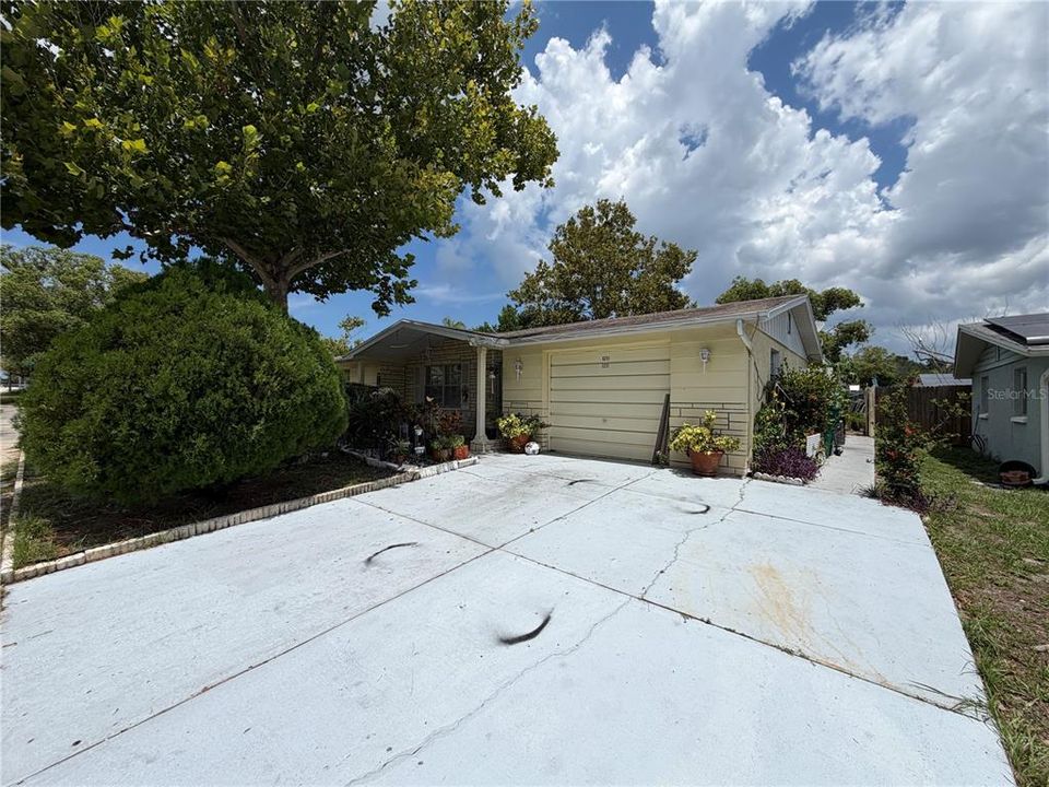 For Sale: $170,000 (3 beds, 2 baths, 1140 Square Feet)