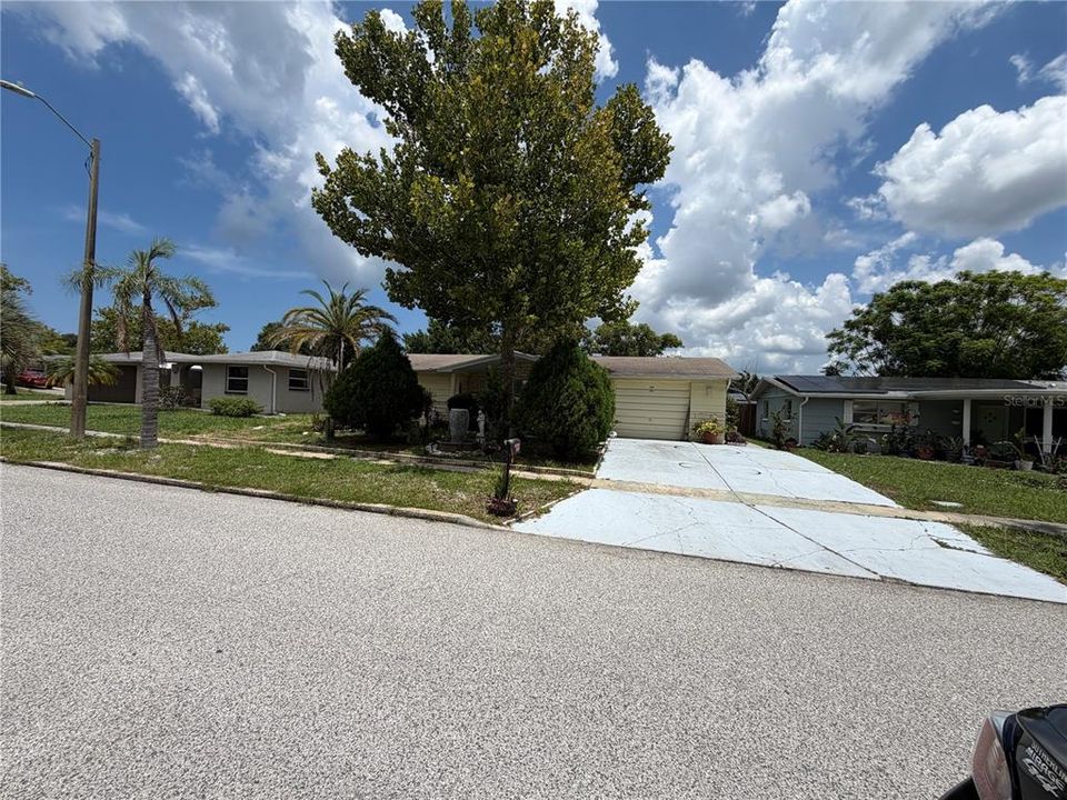For Sale: $170,000 (3 beds, 2 baths, 1140 Square Feet)