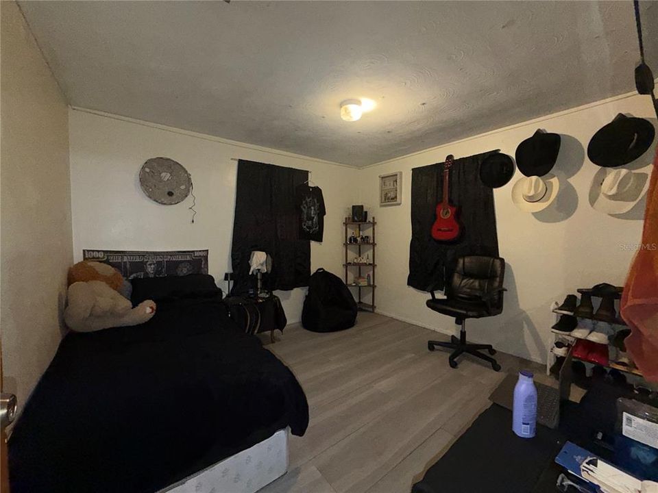 For Sale: $170,000 (3 beds, 2 baths, 1140 Square Feet)
