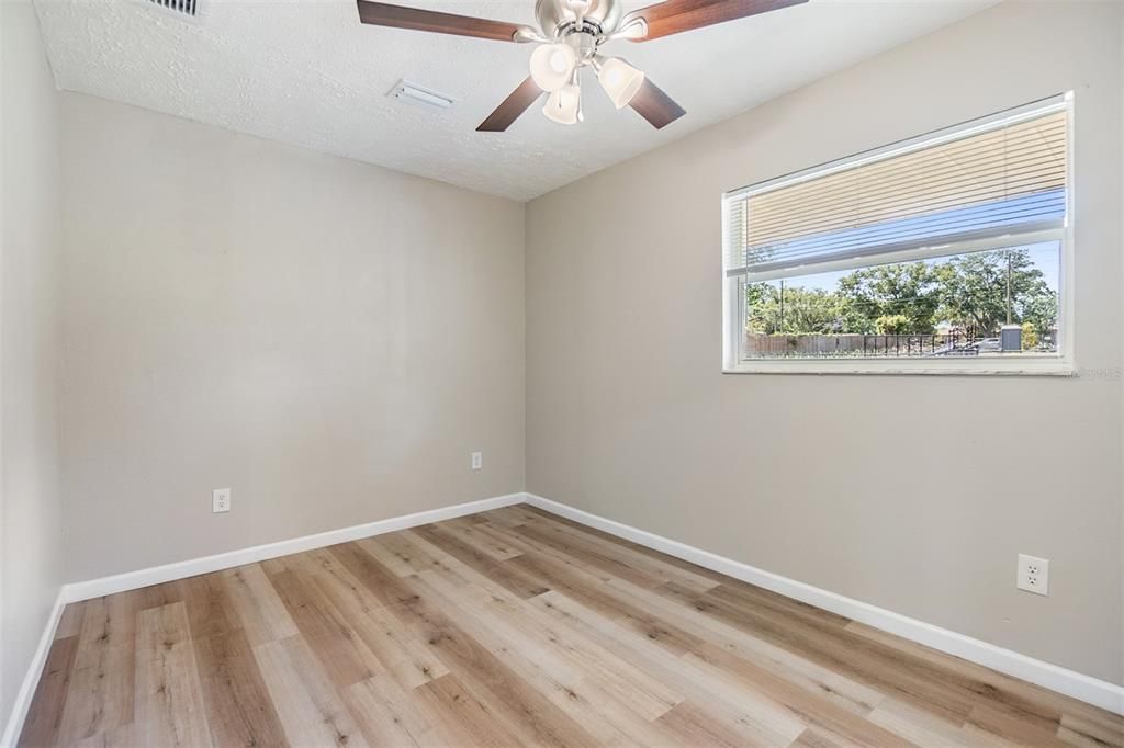 For Rent: $1,450 (2 beds, 1 baths, 850 Square Feet)
