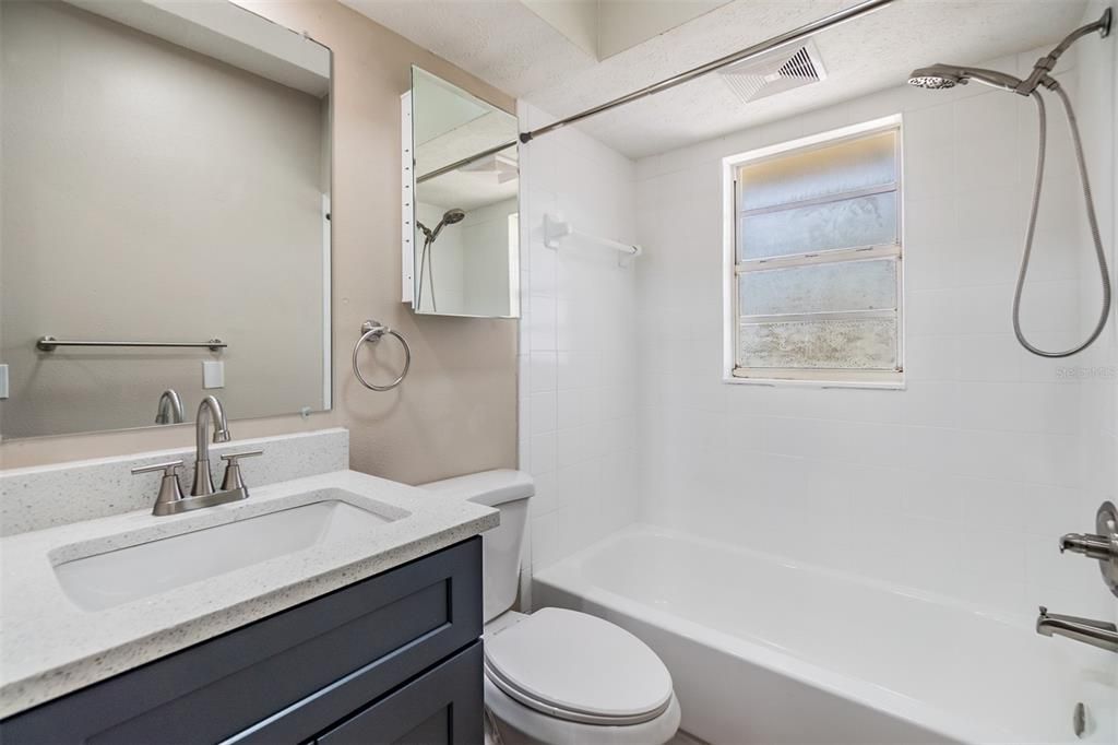 For Rent: $1,450 (2 beds, 1 baths, 850 Square Feet)