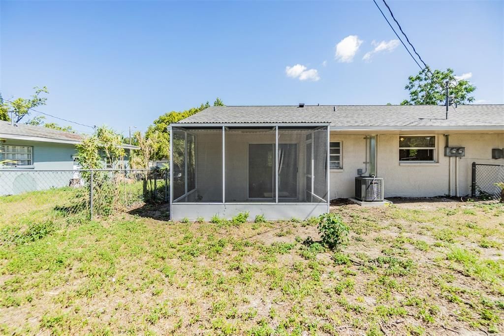 For Rent: $1,450 (2 beds, 1 baths, 850 Square Feet)
