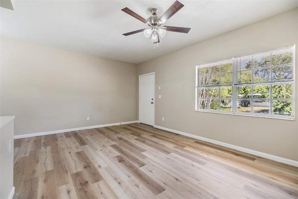 For Rent: $1,450 (2 beds, 1 baths, 850 Square Feet)