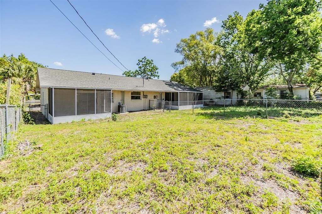 For Rent: $1,450 (2 beds, 1 baths, 850 Square Feet)