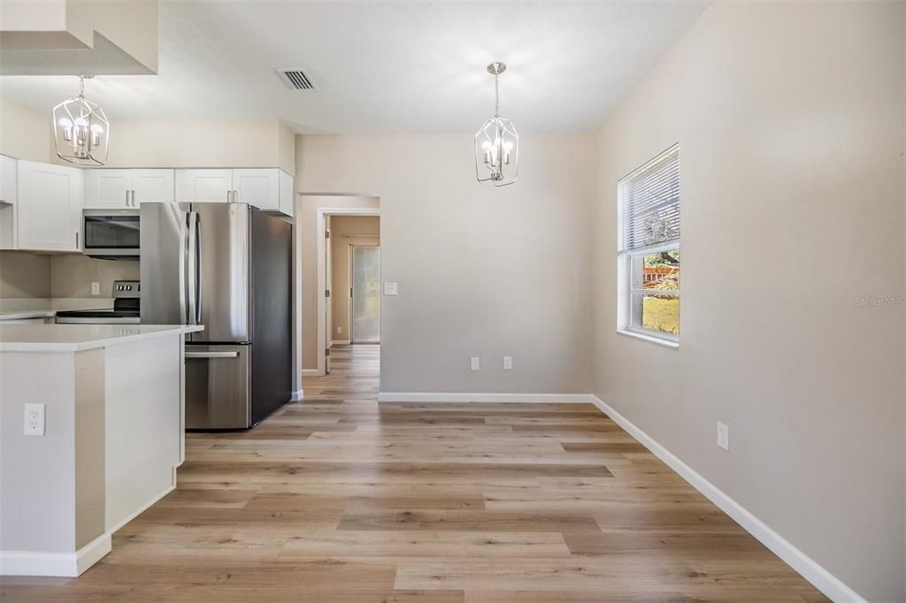 For Rent: $1,450 (2 beds, 1 baths, 850 Square Feet)