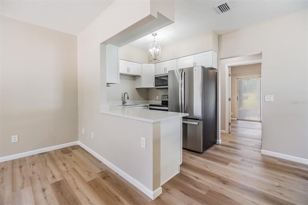 For Rent: $1,450 (2 beds, 1 baths, 850 Square Feet)