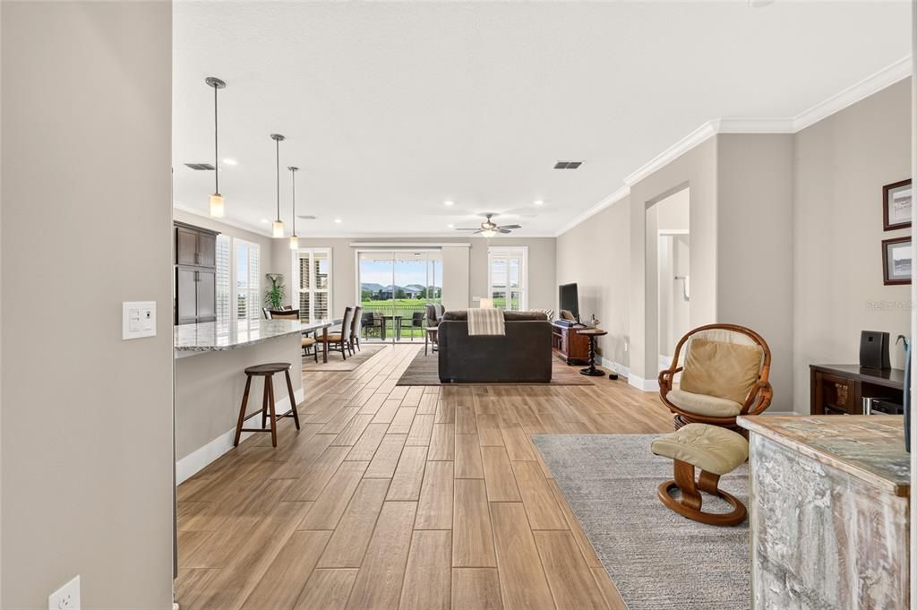 En Venta: $469,000 (2 camas, 2 baños, 2056 Pies cuadrados)