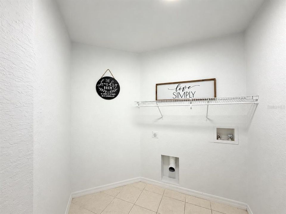 For Sale: $298,900 (4 beds, 3 baths, 2585 Square Feet)