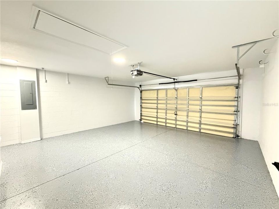 For Sale: $298,900 (4 beds, 3 baths, 2585 Square Feet)