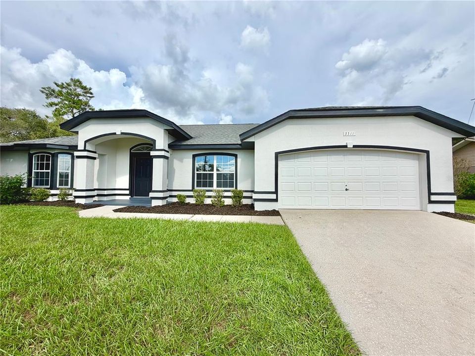 For Sale: $298,900 (4 beds, 3 baths, 2585 Square Feet)