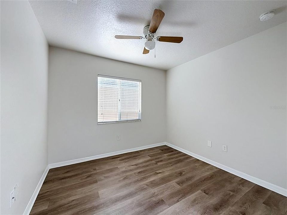For Sale: $299,900 (3 beds, 2 baths, 1263 Square Feet)