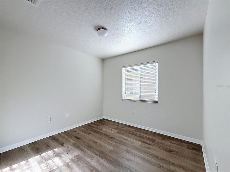 For Sale: $299,900 (3 beds, 2 baths, 1263 Square Feet)