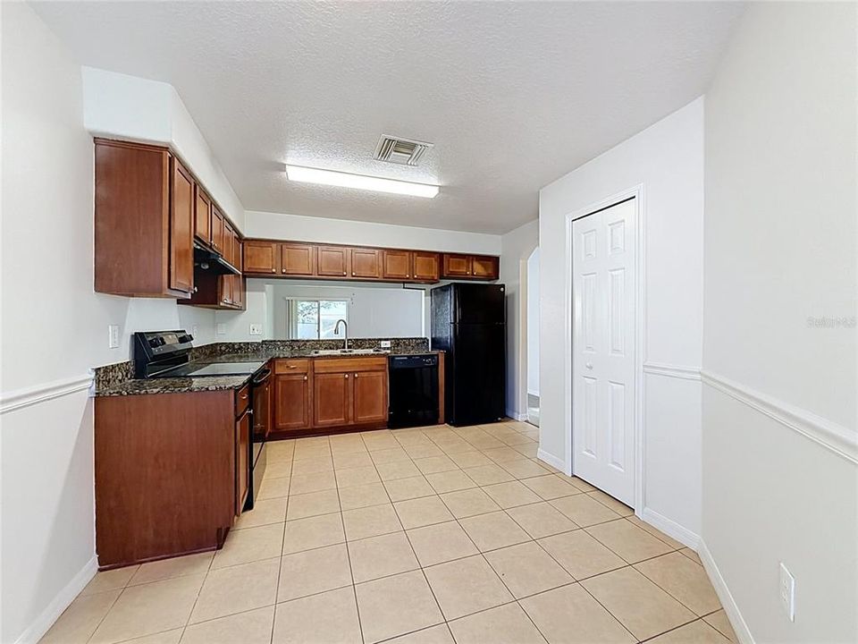 For Sale: $299,900 (3 beds, 2 baths, 1263 Square Feet)