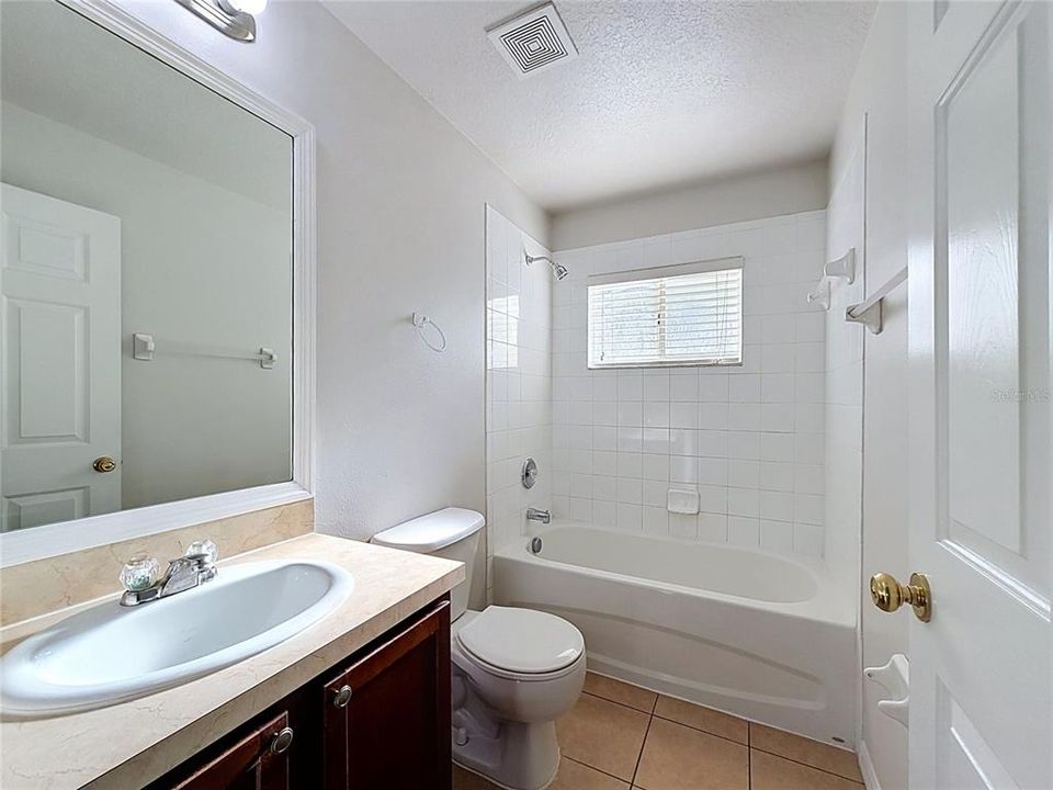 For Sale: $299,900 (3 beds, 2 baths, 1263 Square Feet)