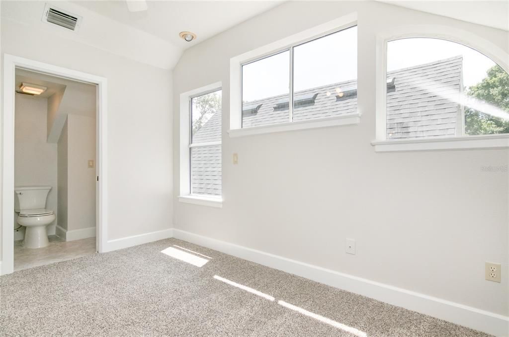 For Rent: $2,395 (3 beds, 3 baths, 1730 Square Feet)