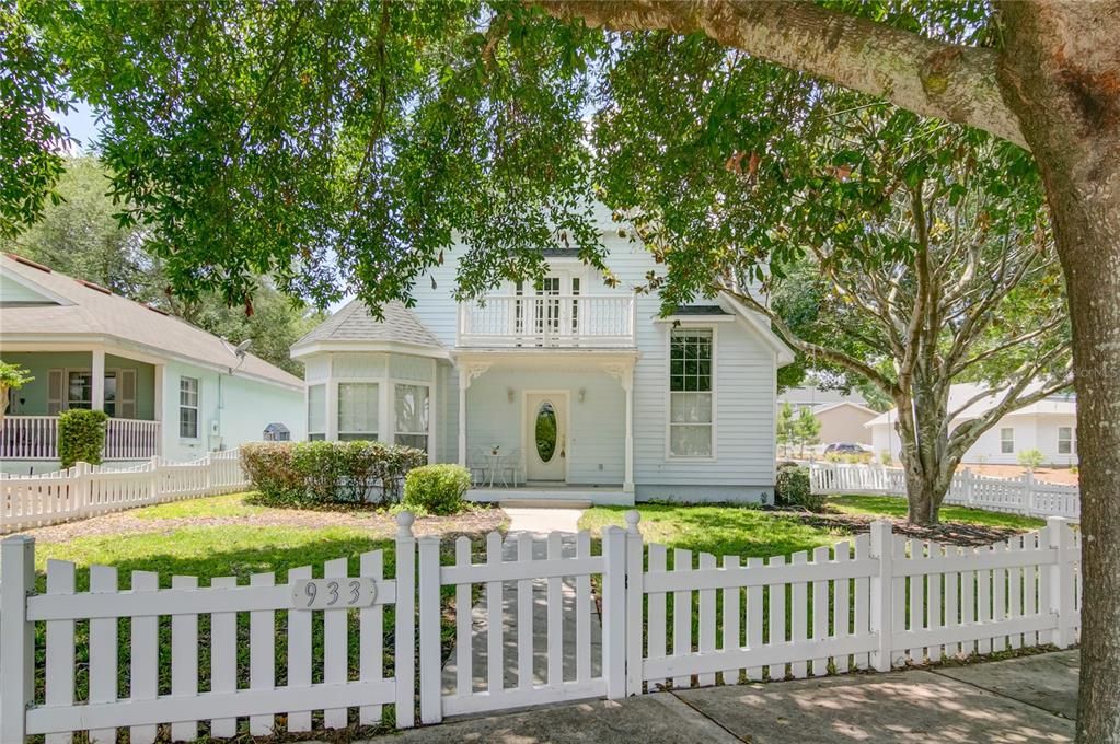 For Rent: $2,395 (3 beds, 3 baths, 1730 Square Feet)