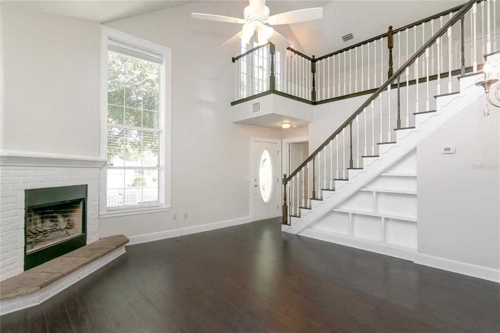 For Rent: $2,395 (3 beds, 3 baths, 1730 Square Feet)