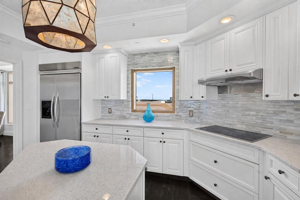 For Sale: $2,790,000 (3 beds, 2 baths, 2181 Square Feet)
