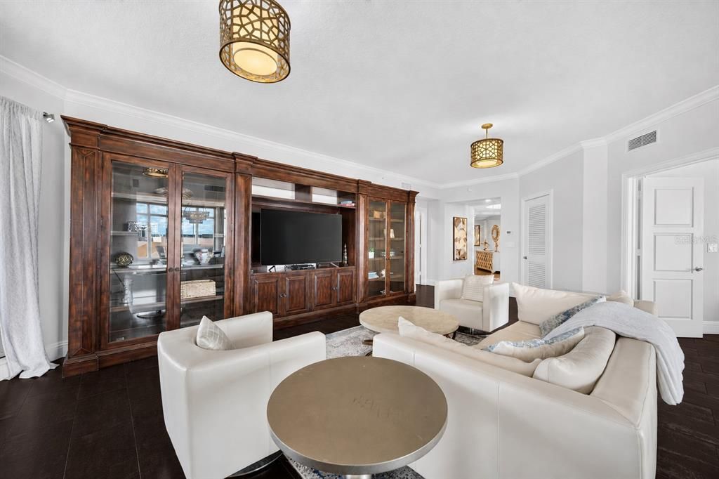 For Sale: $2,790,000 (3 beds, 2 baths, 2181 Square Feet)