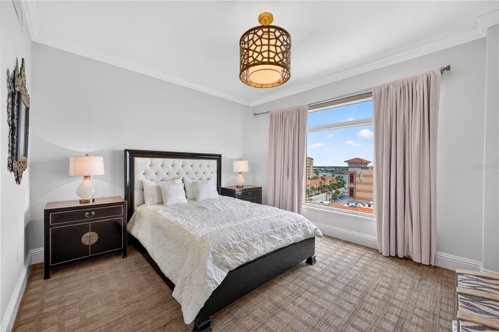 For Sale: $2,790,000 (3 beds, 2 baths, 2181 Square Feet)