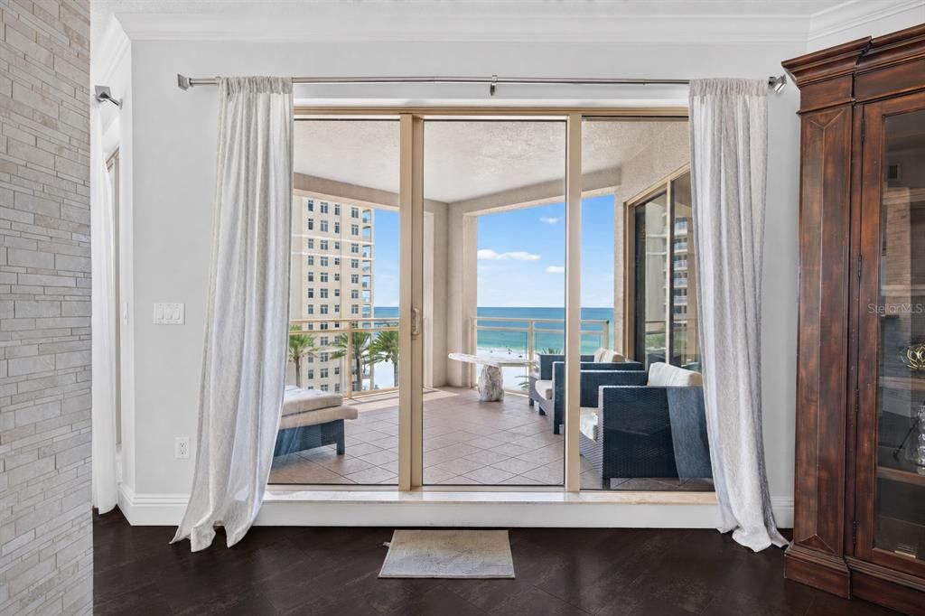 For Sale: $2,790,000 (3 beds, 2 baths, 2181 Square Feet)
