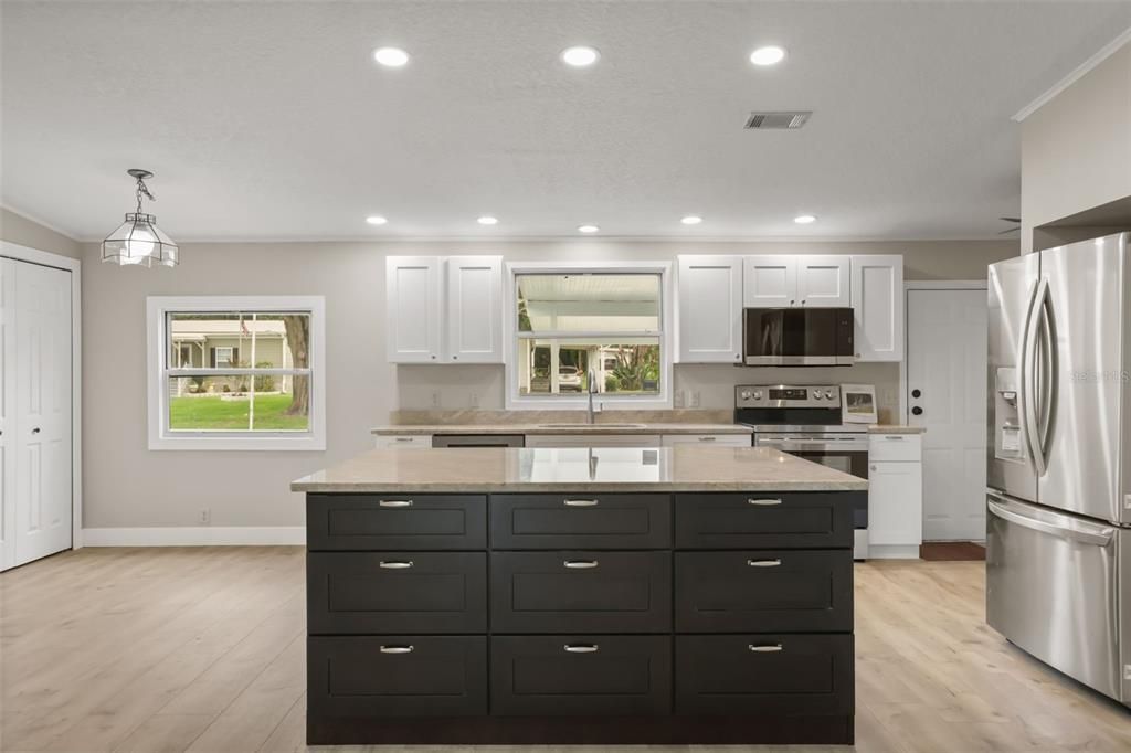 For Sale: $235,000 (3 beds, 2 baths, 1344 Square Feet)