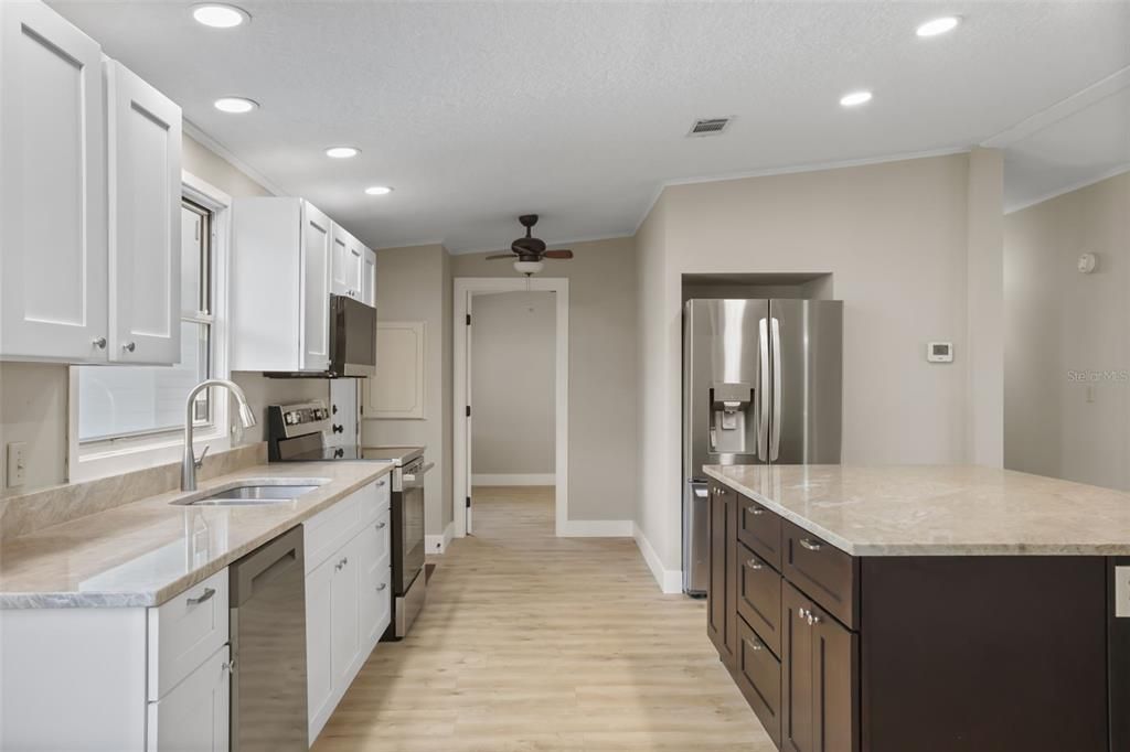 For Sale: $235,000 (3 beds, 2 baths, 1344 Square Feet)