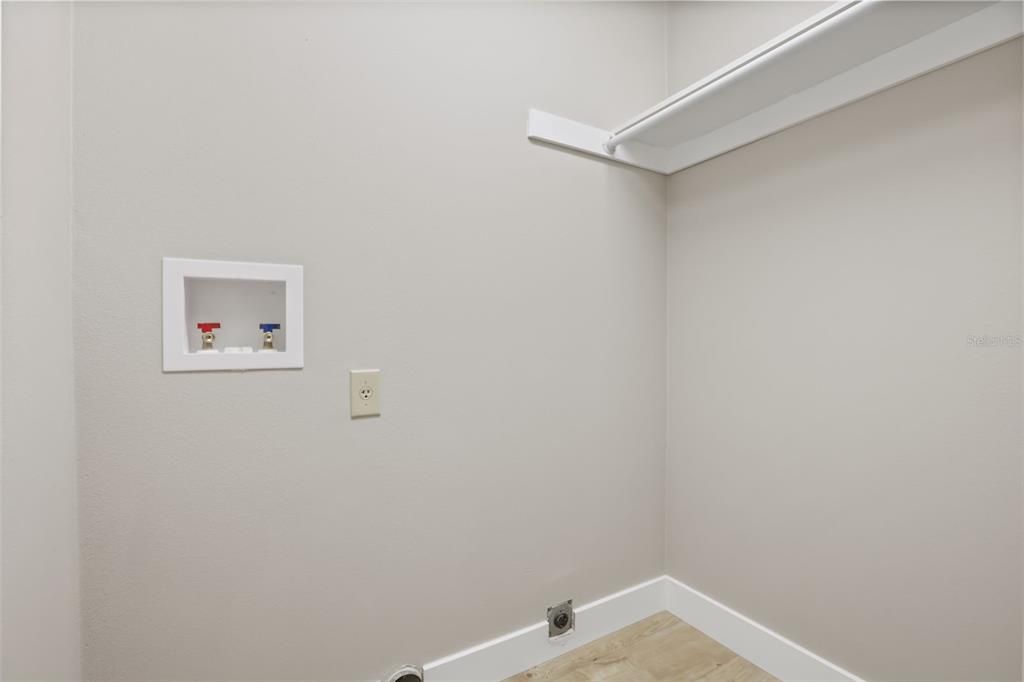 For Sale: $235,000 (3 beds, 2 baths, 1344 Square Feet)
