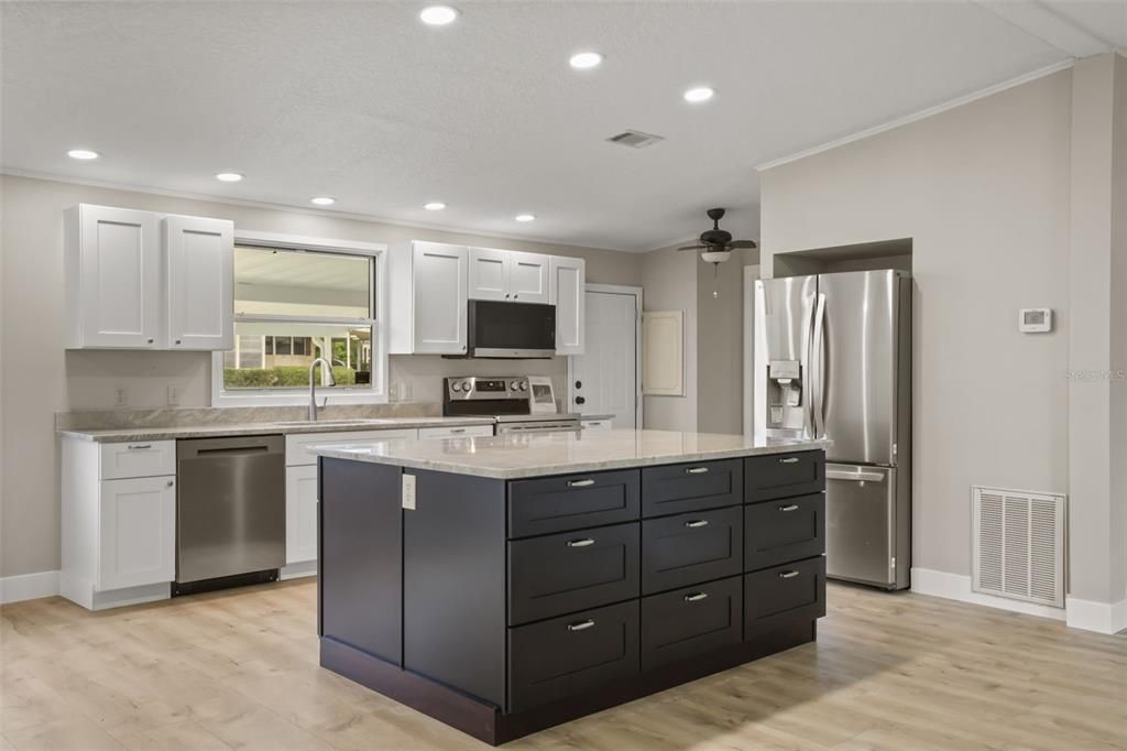 For Sale: $235,000 (3 beds, 2 baths, 1344 Square Feet)