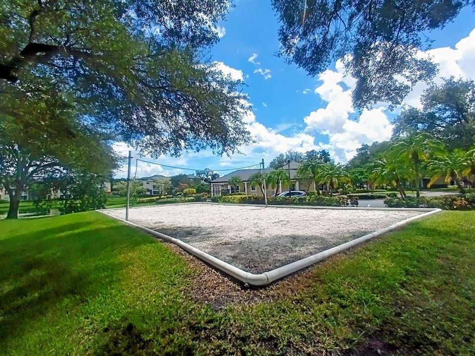For Sale: $144,400 (1 beds, 1 baths, 738 Square Feet)