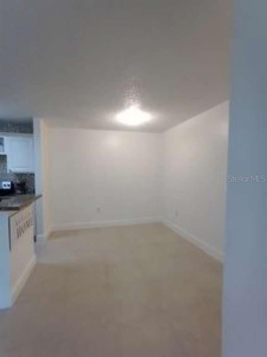 For Sale: $144,400 (1 beds, 1 baths, 738 Square Feet)