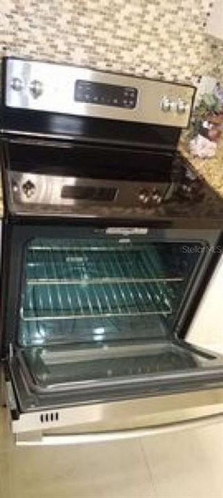 For Sale: $144,400 (1 beds, 1 baths, 738 Square Feet)
