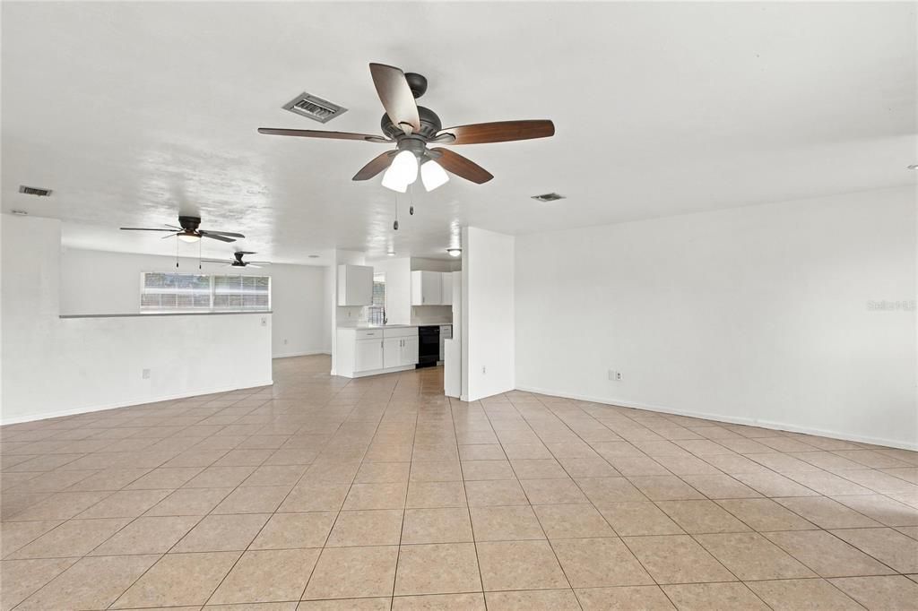 En Venta: $389,900 (3 camas, 2 baños, 1648 Pies cuadrados)
