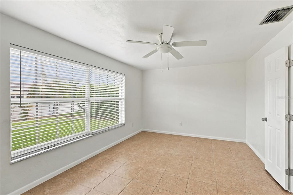 En Venta: $389,900 (3 camas, 2 baños, 1648 Pies cuadrados)