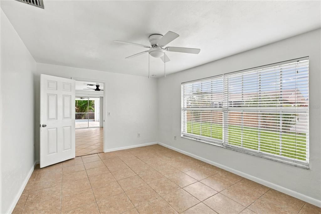 En Venta: $389,900 (3 camas, 2 baños, 1648 Pies cuadrados)