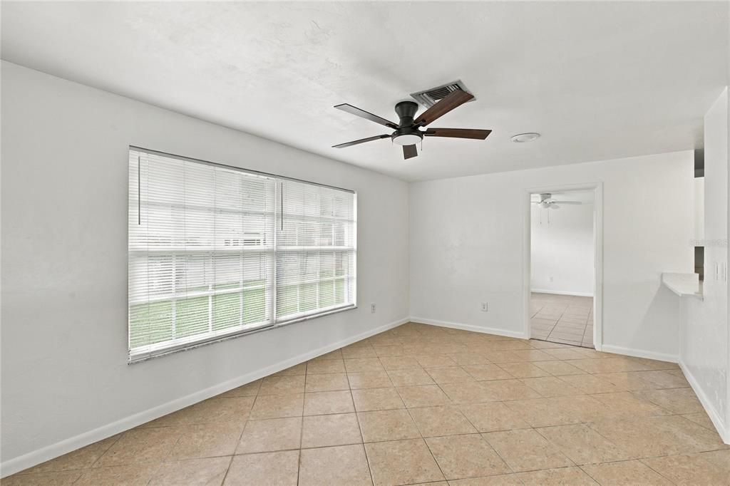 En Venta: $389,900 (3 camas, 2 baños, 1648 Pies cuadrados)