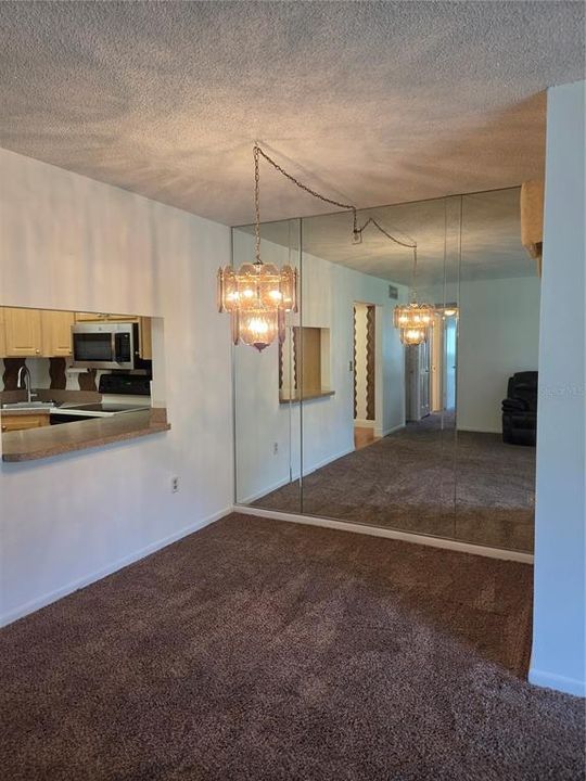 For Sale: $145,000 (2 beds, 2 baths, 1038 Square Feet)