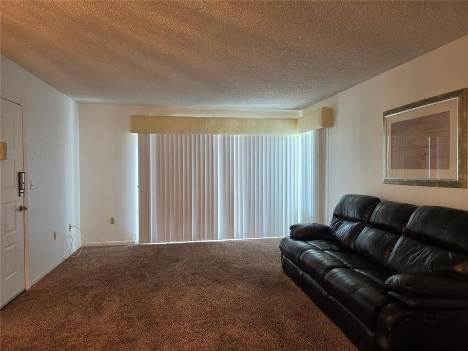 For Sale: $145,000 (2 beds, 2 baths, 1038 Square Feet)