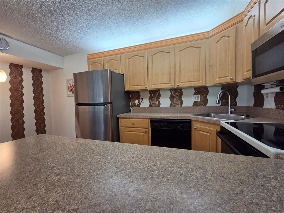 For Sale: $145,000 (2 beds, 2 baths, 1038 Square Feet)