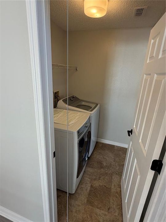 For Rent: $2,400 (4 beds, 2 baths, 1393 Square Feet)