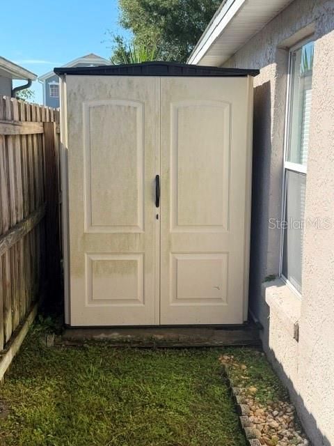 For Rent: $2,400 (4 beds, 2 baths, 1393 Square Feet)