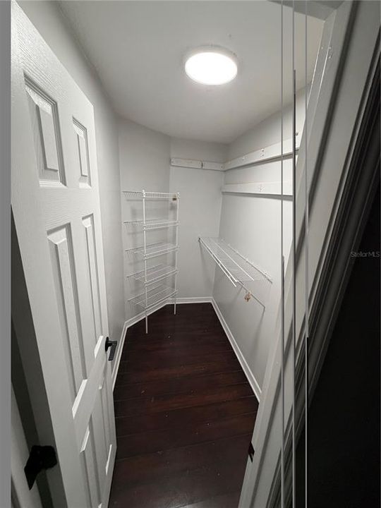 For Rent: $2,400 (4 beds, 2 baths, 1393 Square Feet)