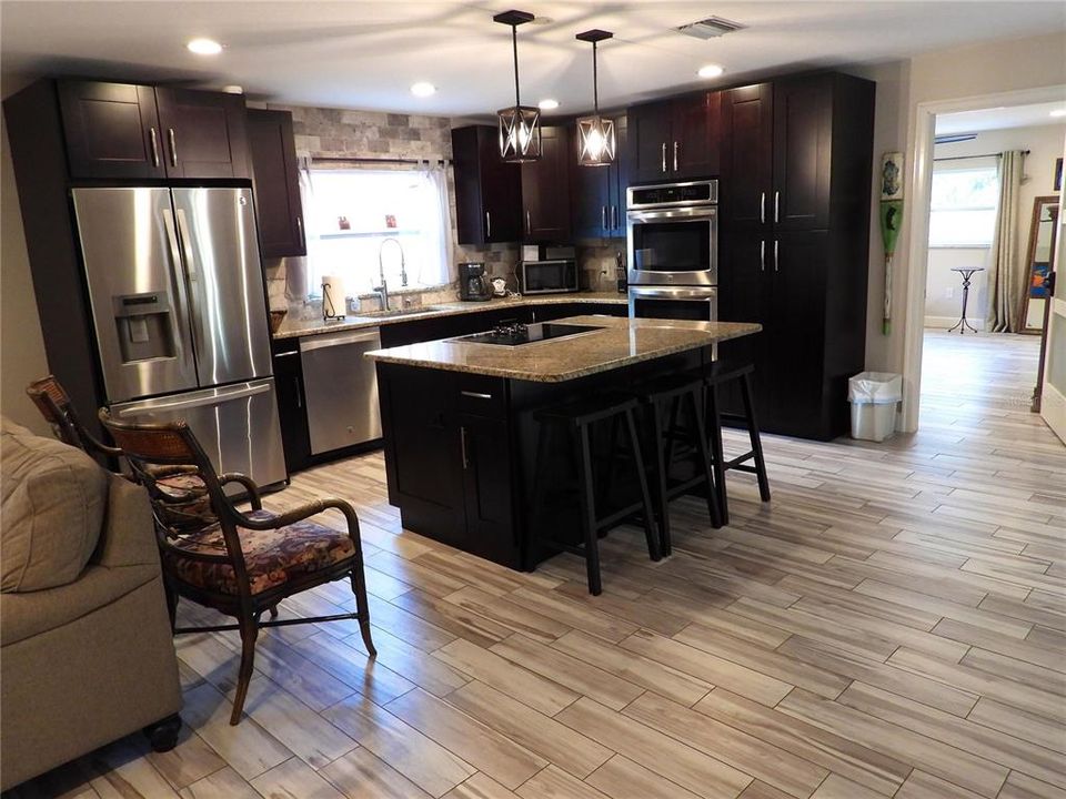 For Sale: $729,900 (2 beds, 2 baths, 1436 Square Feet)
