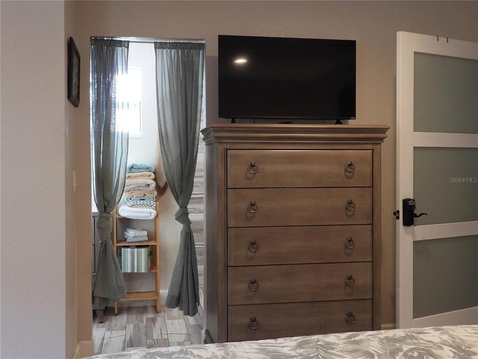 For Sale: $729,900 (2 beds, 2 baths, 1436 Square Feet)