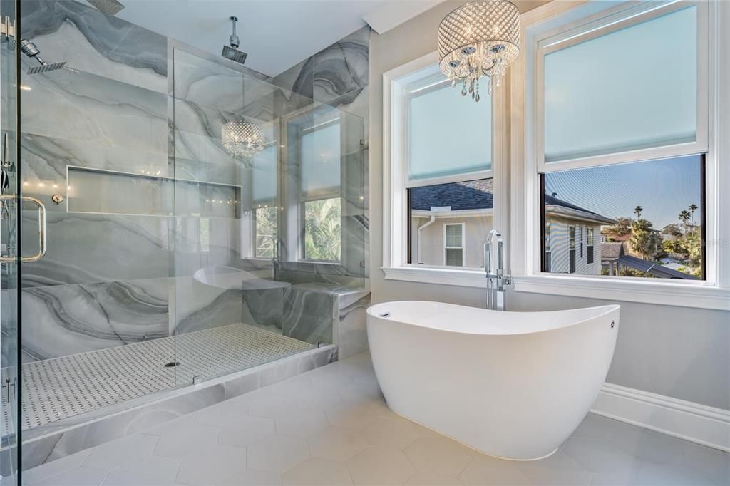 For Sale: $2,100,000 (5 beds, 5 baths, 3723 Square Feet)