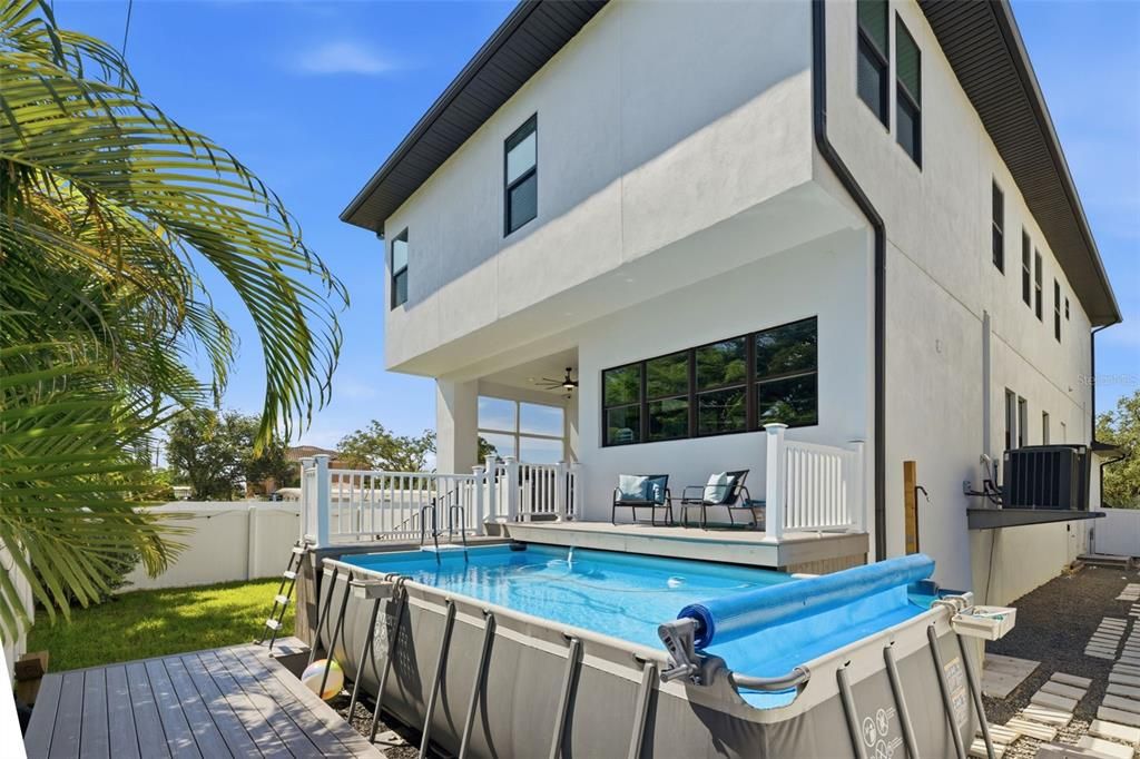 For Sale: $2,100,000 (5 beds, 5 baths, 3723 Square Feet)