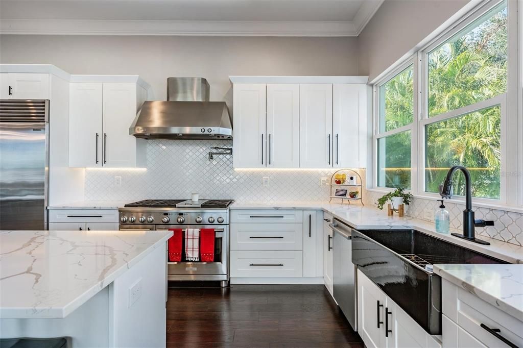 For Sale: $2,100,000 (5 beds, 5 baths, 3723 Square Feet)