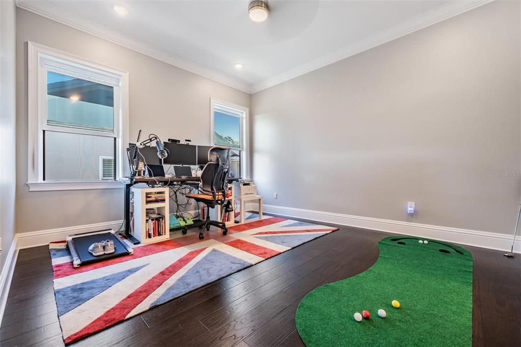 For Sale: $2,100,000 (5 beds, 5 baths, 3723 Square Feet)
